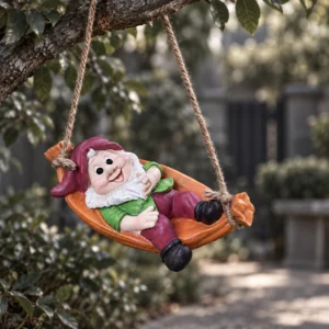 Frecher Gartenzwerg mit Hängematte